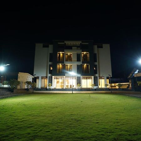 Ciesta Treeo Hotel Lonavala Luaran gambar