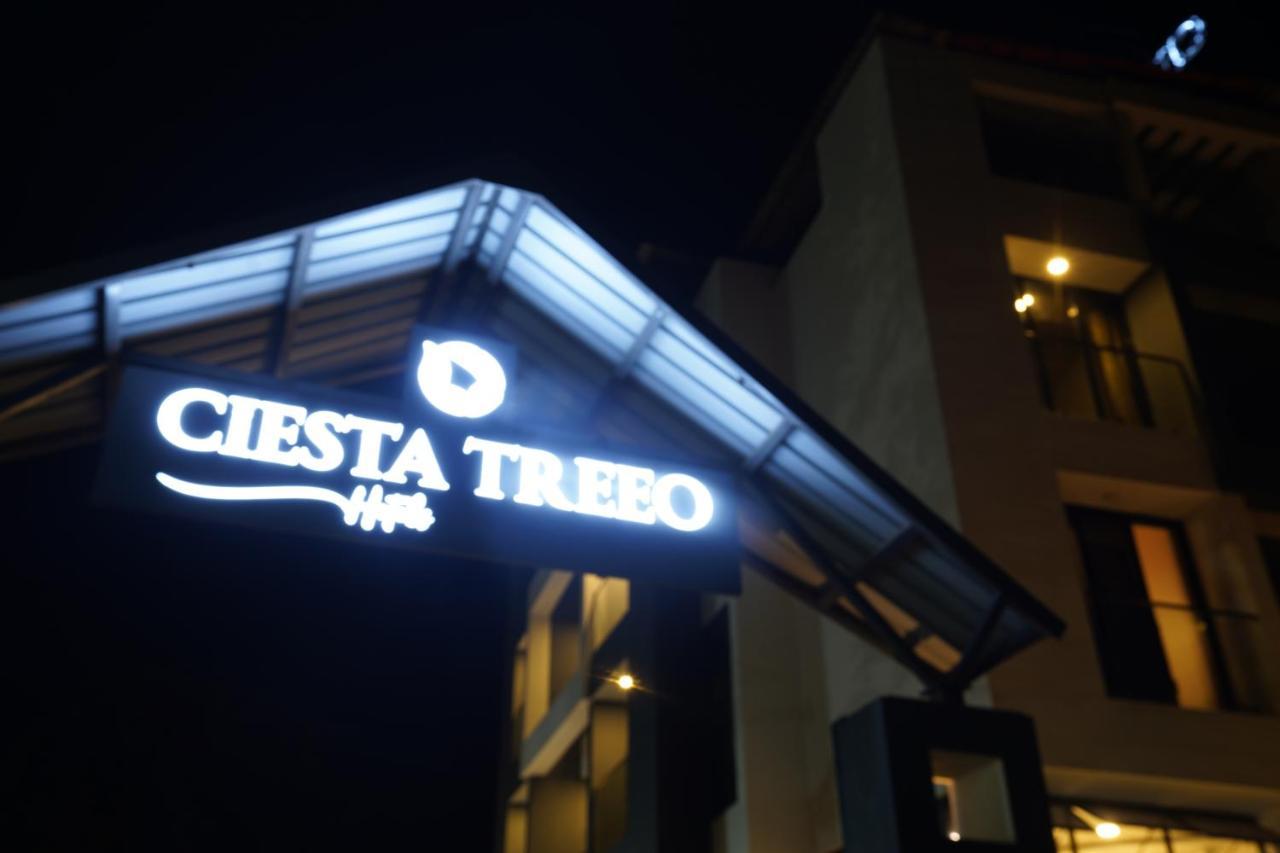 Ciesta Treeo Hotel Lonavala Luaran gambar